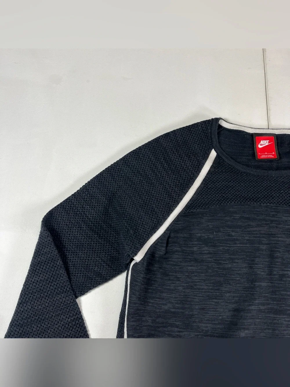 Nike Tech Knit Crew Sweatshirt Black White Training Gym Pockets Women’s L